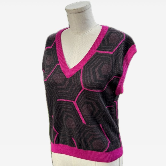 ANONYME designers Millie Sweater Vest - Fuchsia Jacquard - Picture 2 of 4